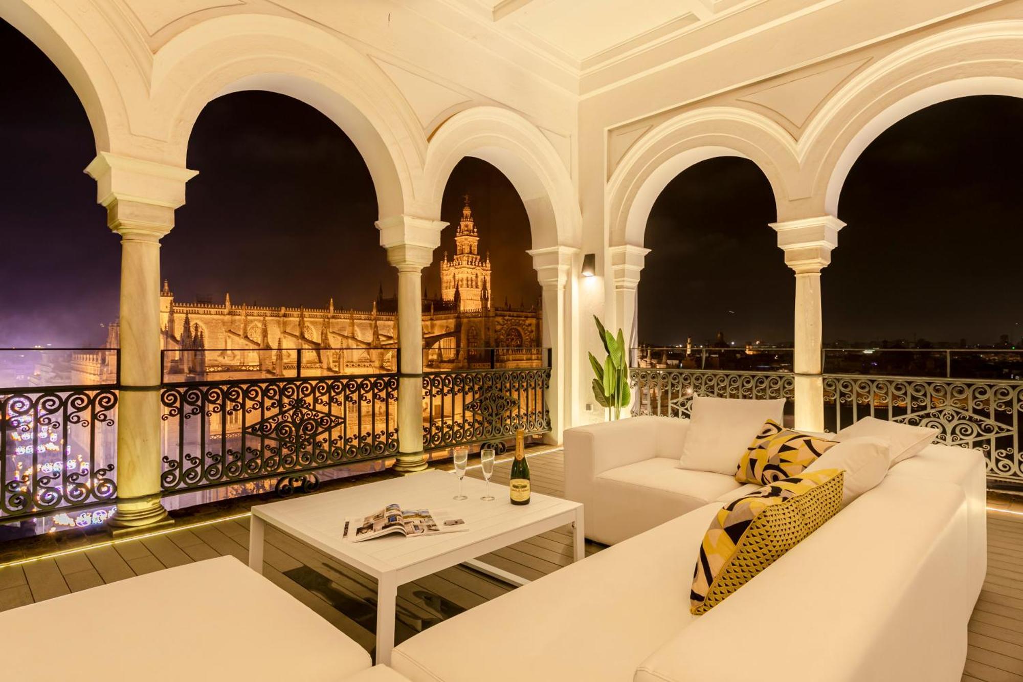 Isg Apartments The Most Exclusive Apartment In Sevillaparking מראה חיצוני תמונה