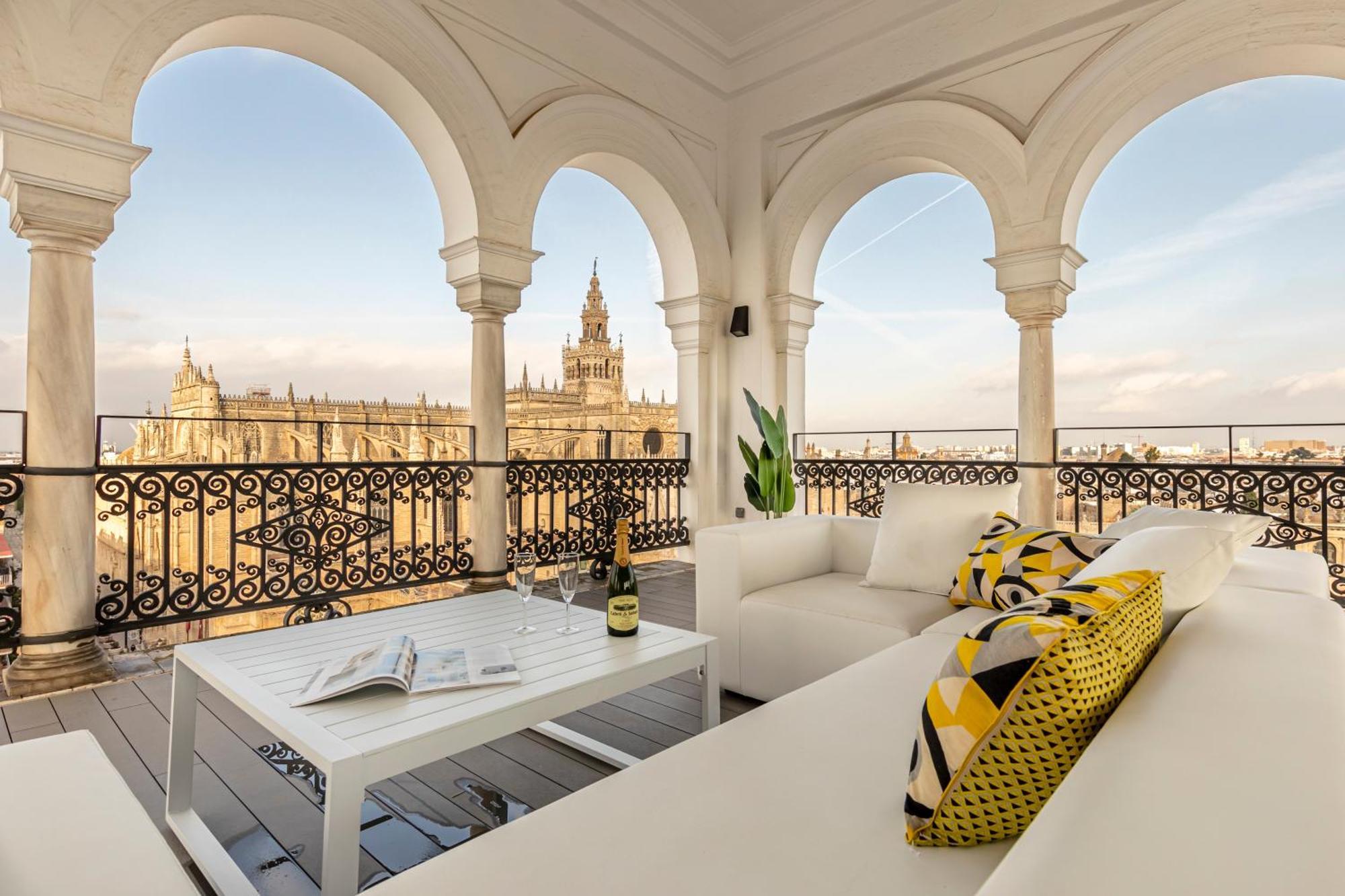 Isg Apartments The Most Exclusive Apartment In Sevillaparking מראה חיצוני תמונה