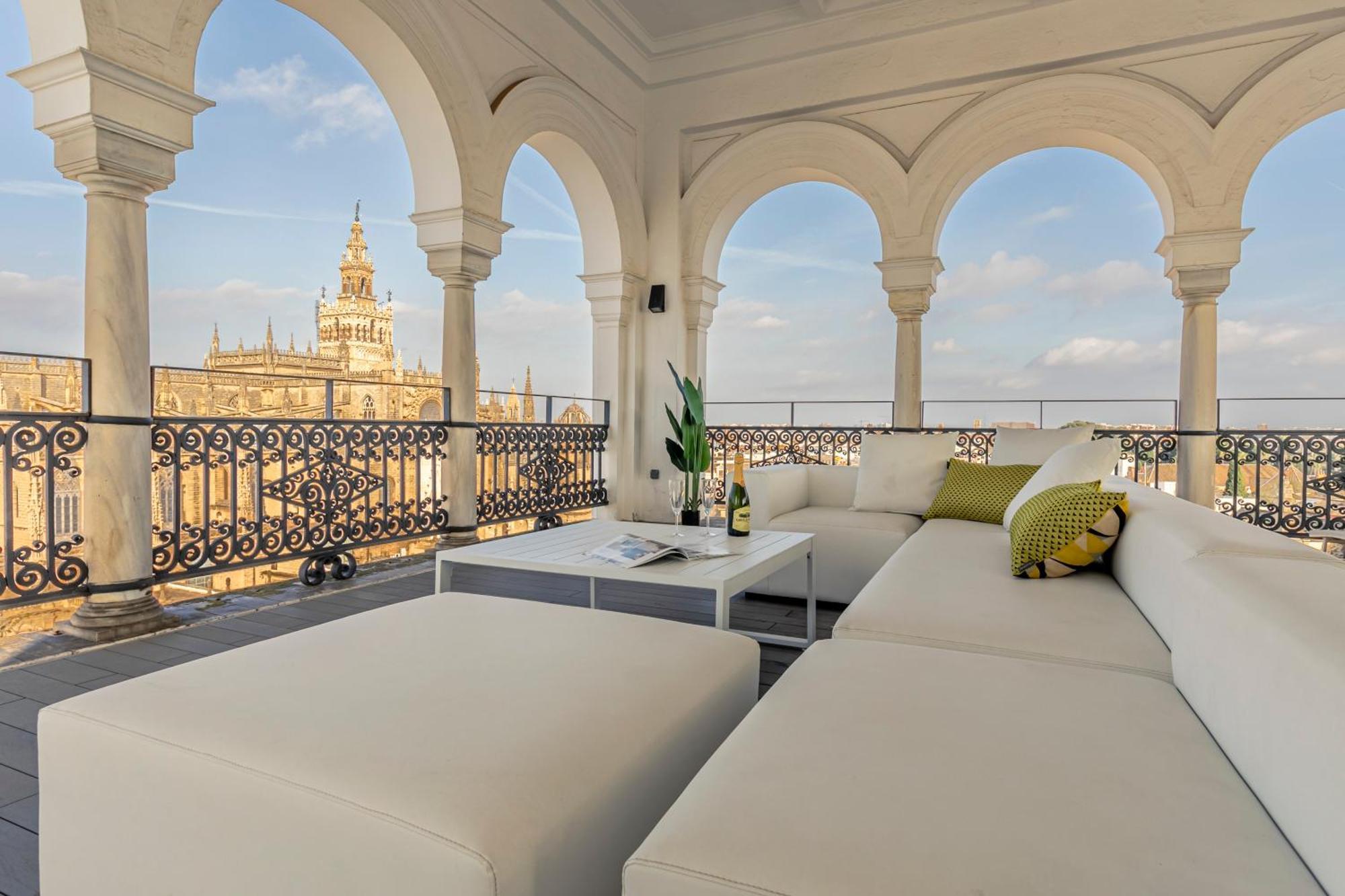 Isg Apartments The Most Exclusive Apartment In Sevillaparking מראה חיצוני תמונה